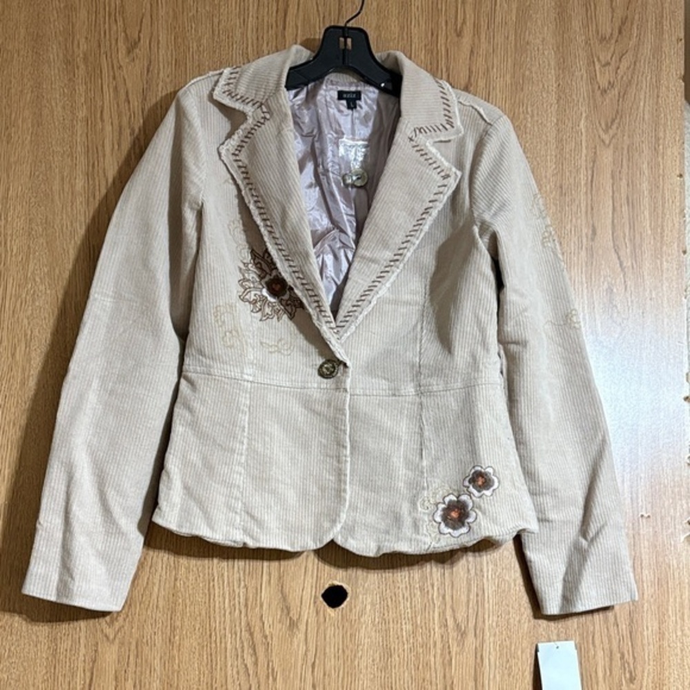 Aziz Chic Embroidered Women's Blazer